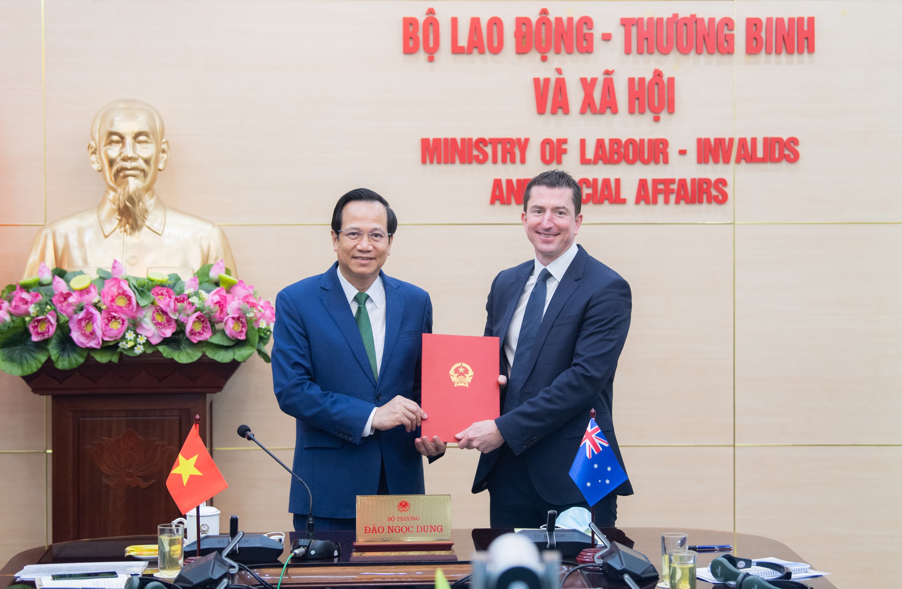 Vietnam Signs onto the Australian Agriculture Visa program